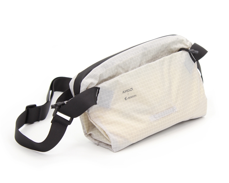 GIGABYTE AORUS x AMD Sling Bag torbica